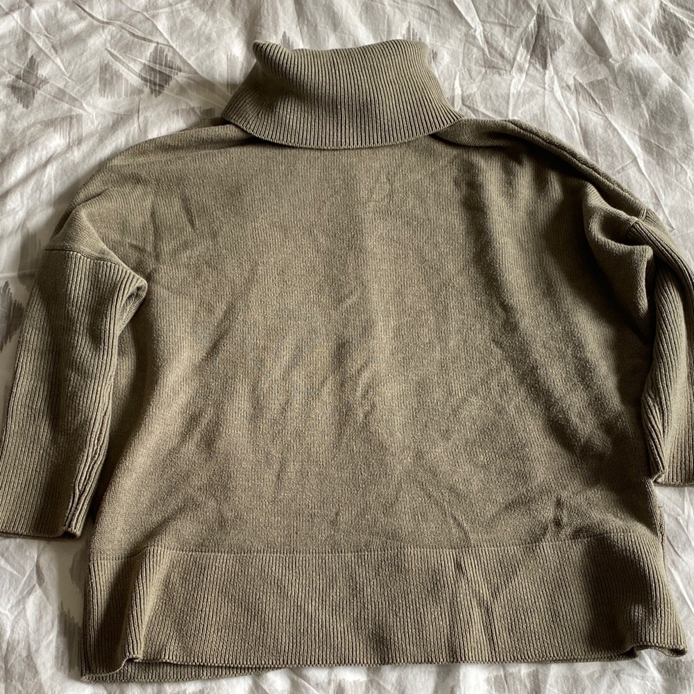 VETTA Olive Green Knit Cowl/Turtleneck Sweater